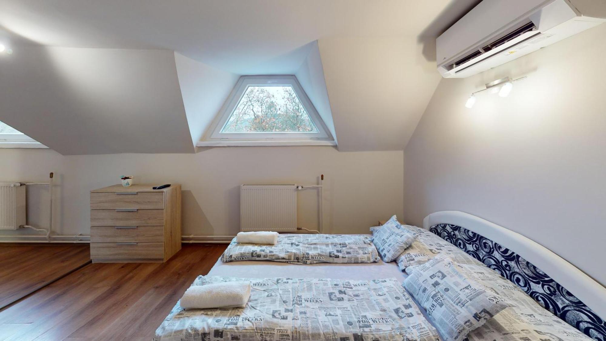 Herczeg Apartment มิชโคลซ์ ภายนอก รูปภาพ