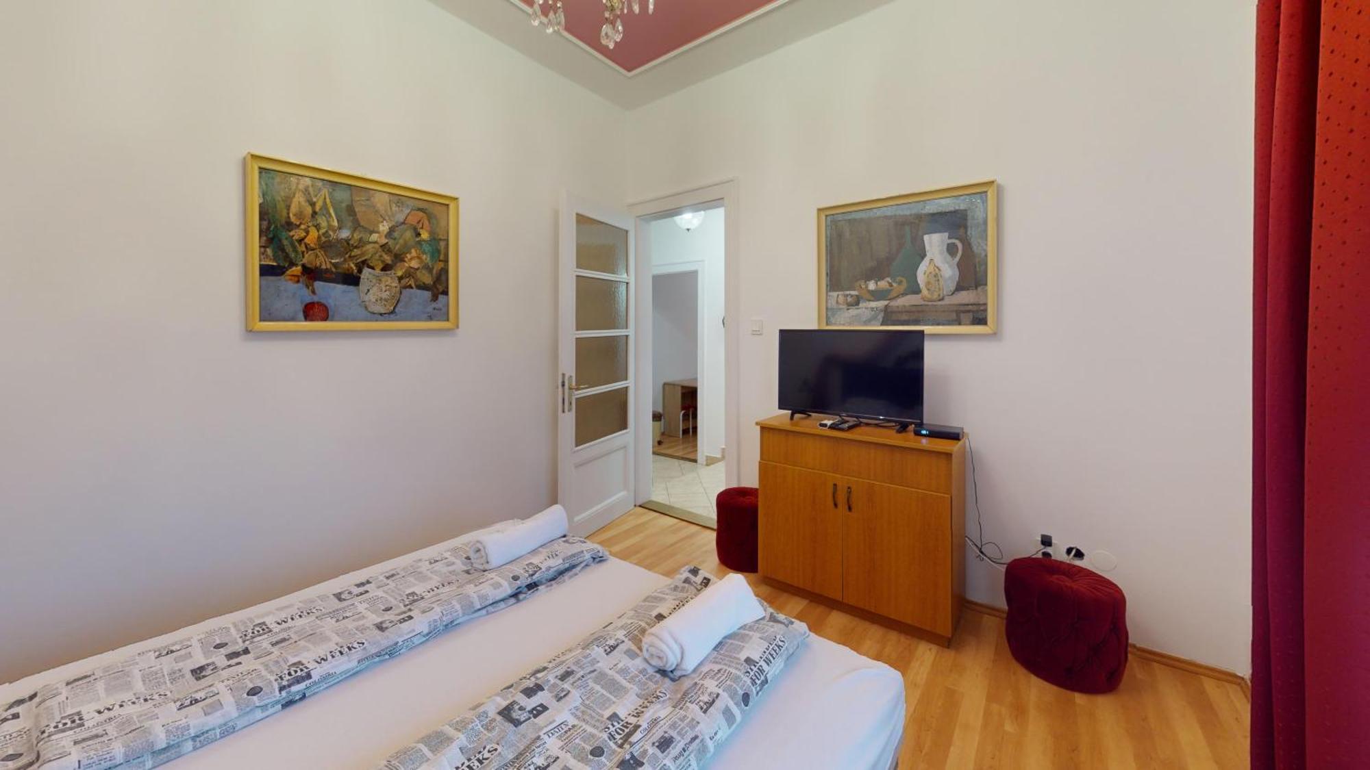 Herczeg Apartment มิชโคลซ์ ภายนอก รูปภาพ