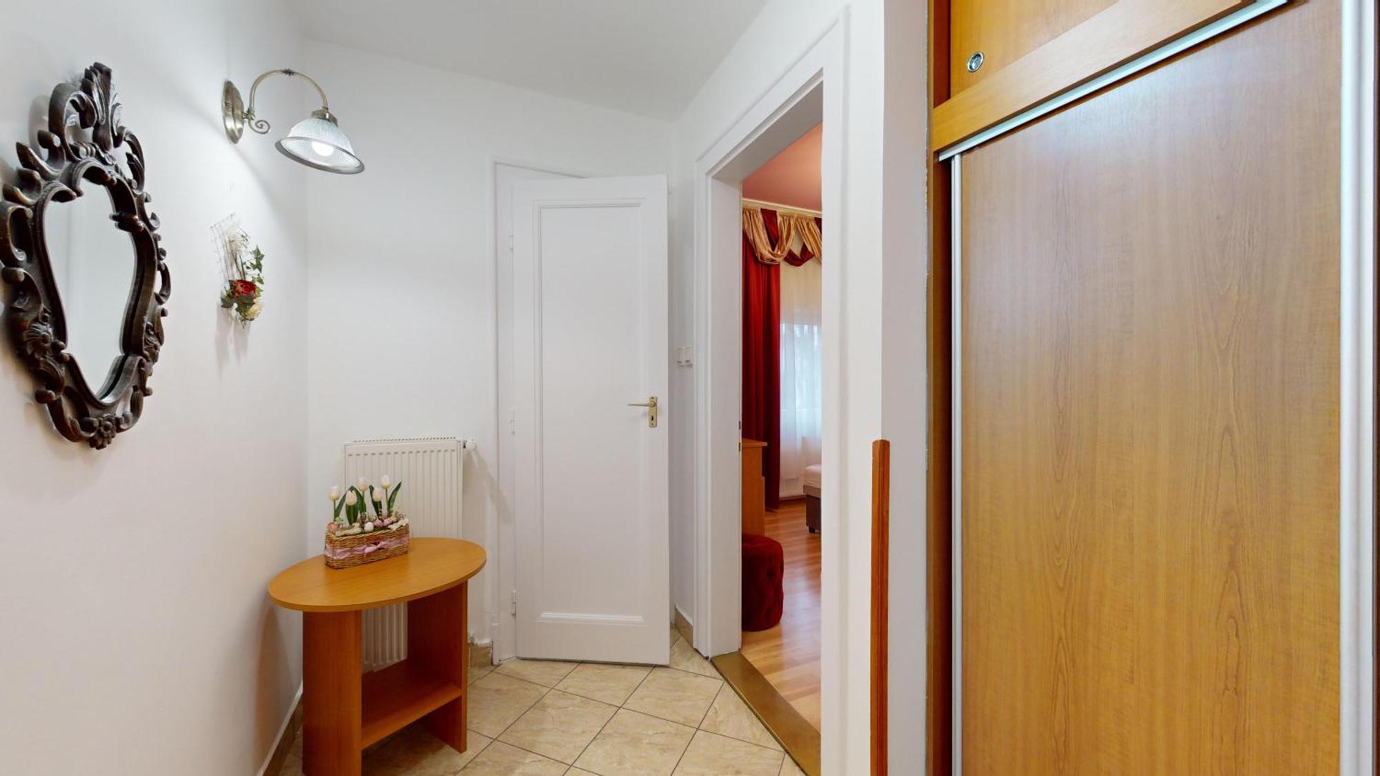 Herczeg Apartment มิชโคลซ์ ภายนอก รูปภาพ