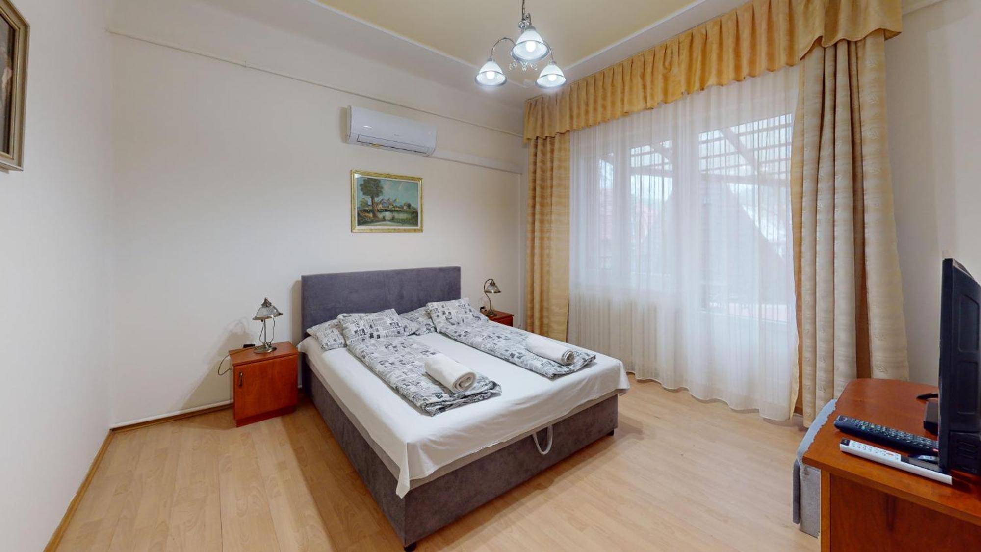 Herczeg Apartment มิชโคลซ์ ภายนอก รูปภาพ