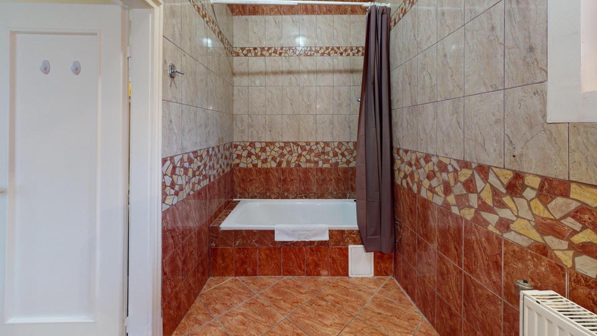 Herczeg Apartment มิชโคลซ์ ภายนอก รูปภาพ
