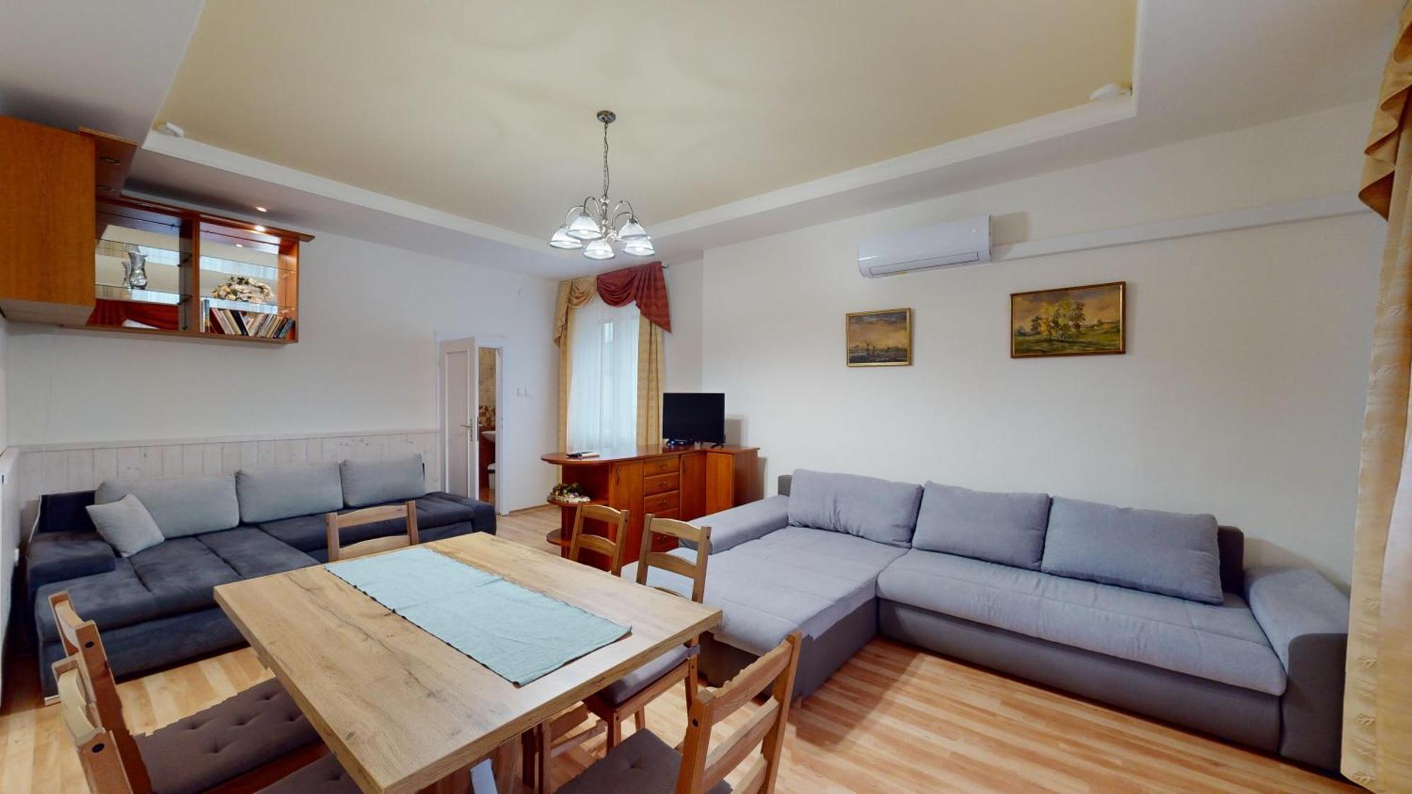 Herczeg Apartment มิชโคลซ์ ภายนอก รูปภาพ