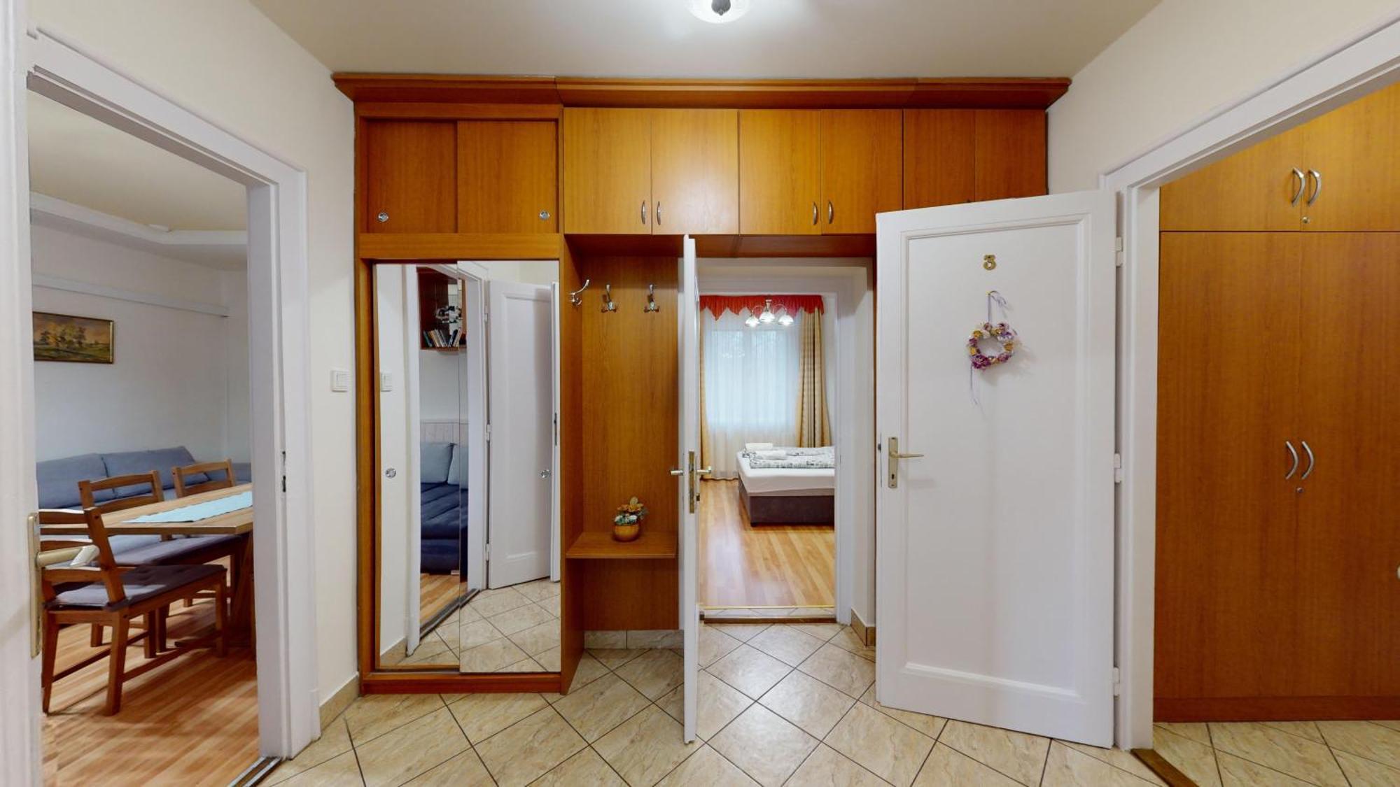 Herczeg Apartment มิชโคลซ์ ภายนอก รูปภาพ
