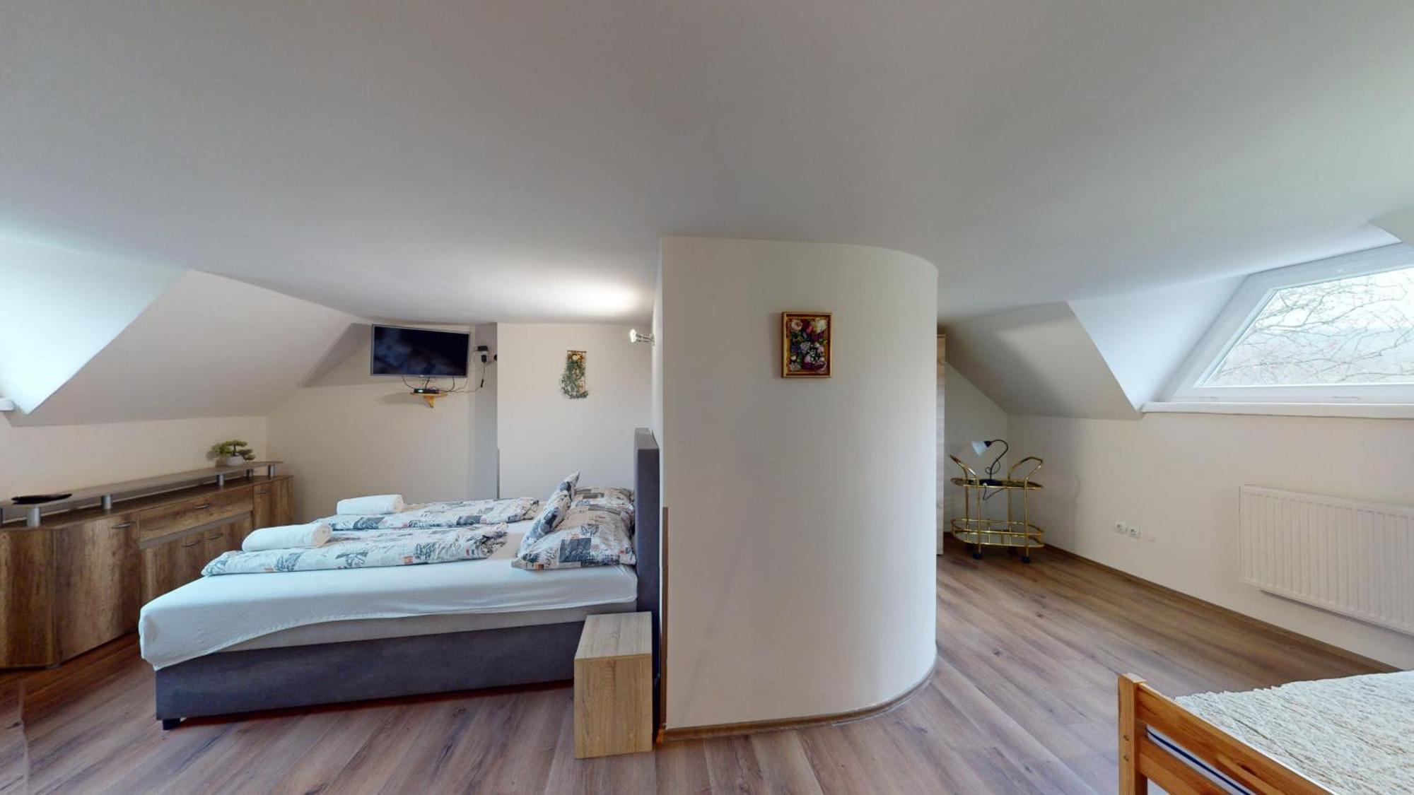 Herczeg Apartment มิชโคลซ์ ภายนอก รูปภาพ